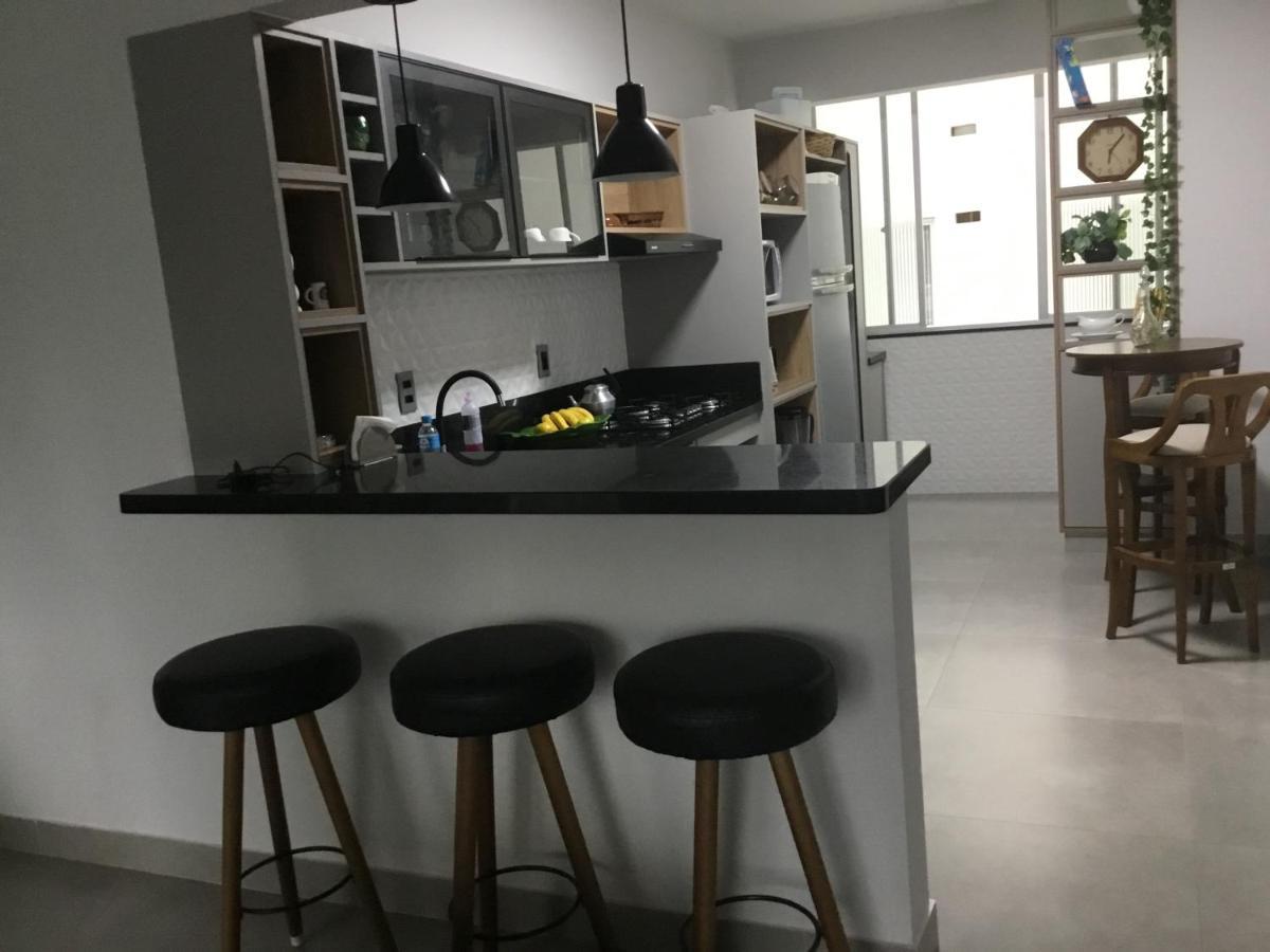 Apartamento Na Quadra Da Com Tres Quartos Em Sc. Balneario Camboriu