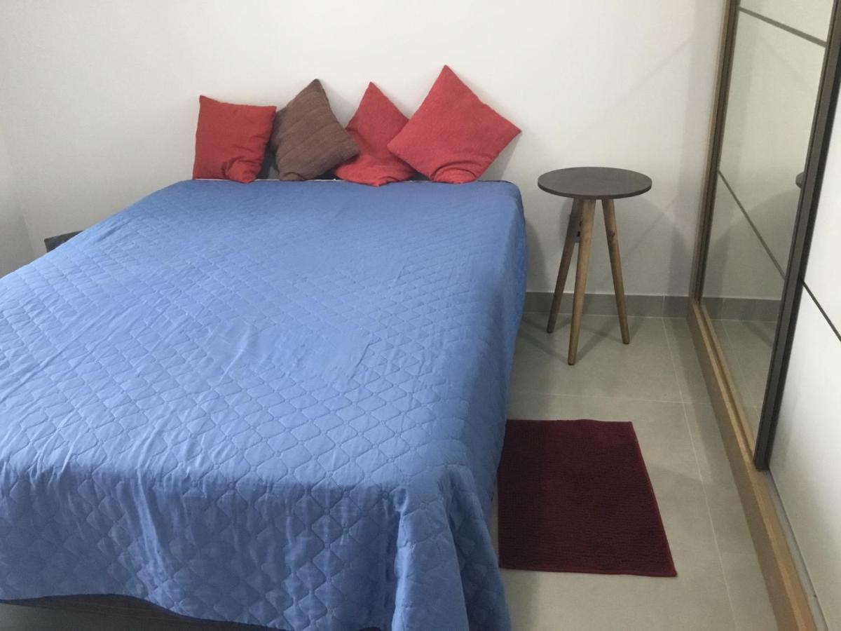 Na Quadra Da Com Tres Quartos Em Sc. Apartamento